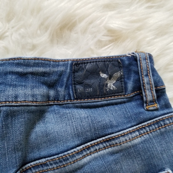 American Eagle Distressed Hi Rise Shortie - Picture 7 of 8